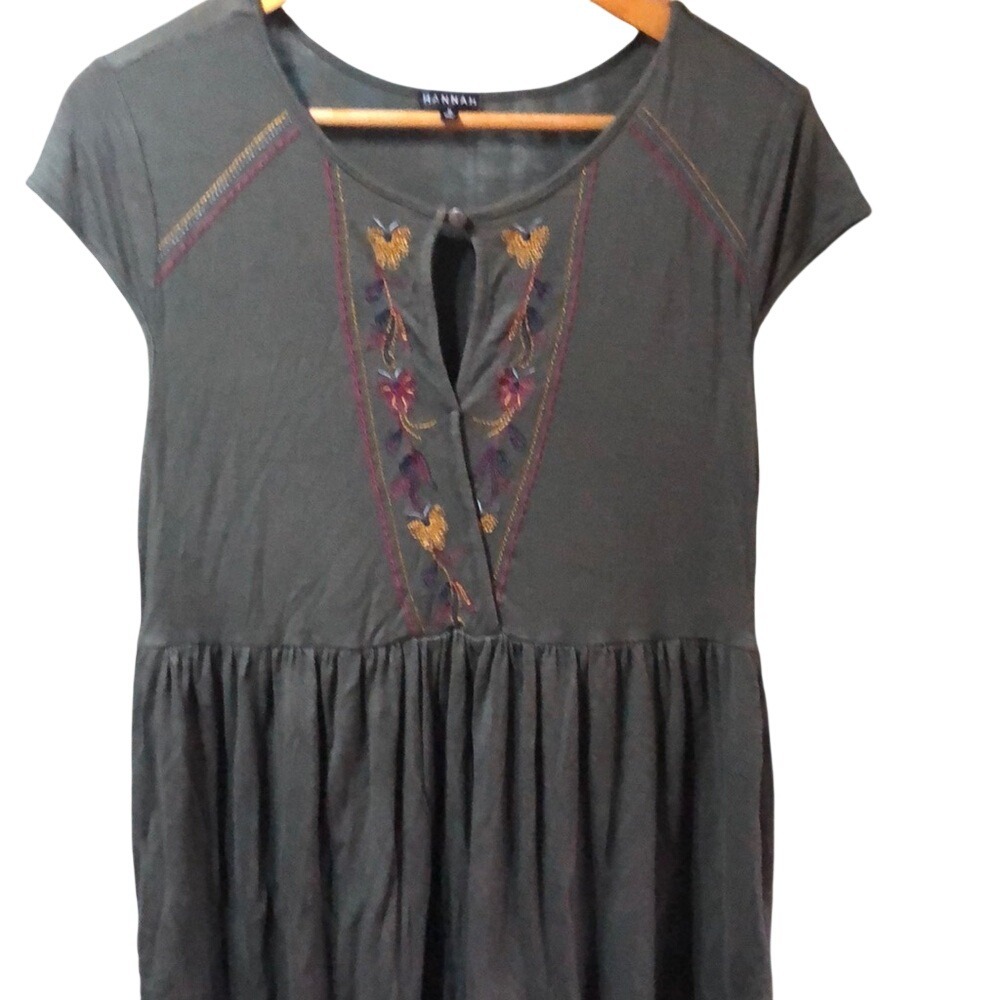 Hannah Women's Green Embroidered Top